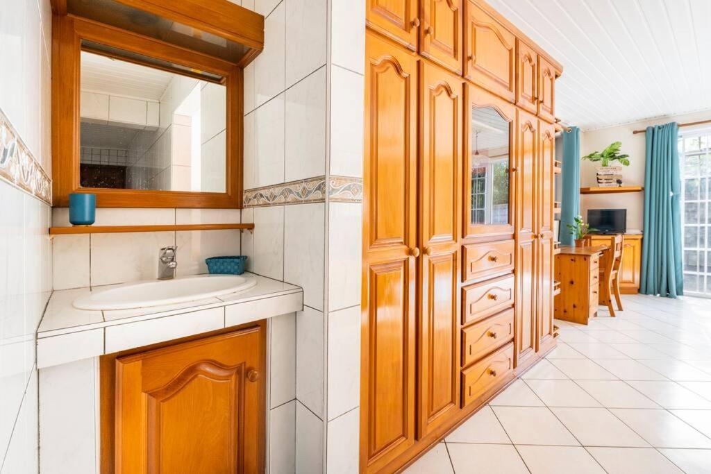 Chaine Lodge Maison Entiere Free Parking & Wifi 3Min De L'Aeroport Faaa Εξωτερικό φωτογραφία